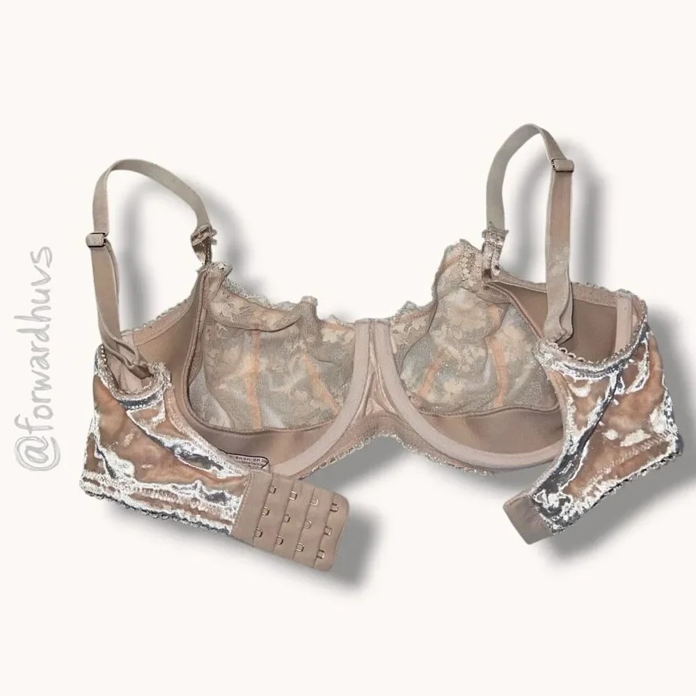 Victoria’s Secret Lace & Velvet Underwire Bra – Size 34DDD